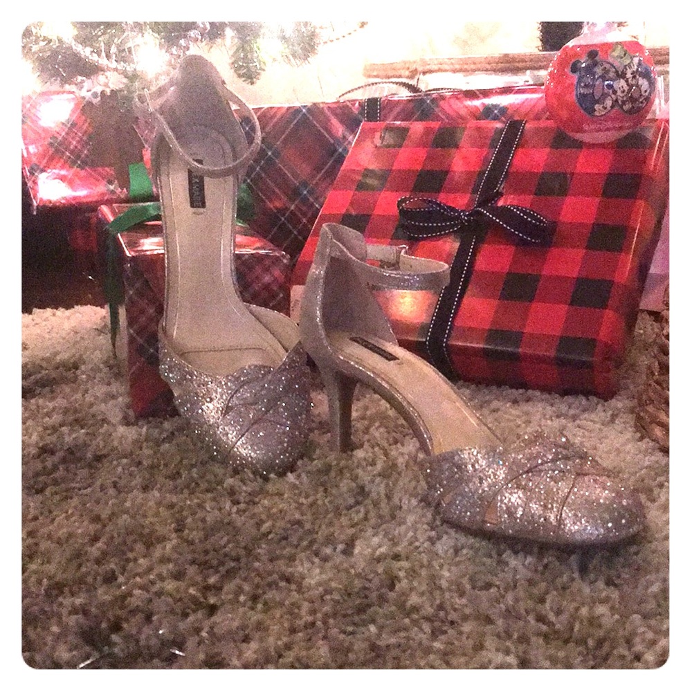 Alex Marie size 8 2-3 inch heels